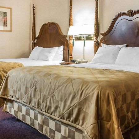 Clarion Hotel Beachfront Mackinaw City Kültér fotó