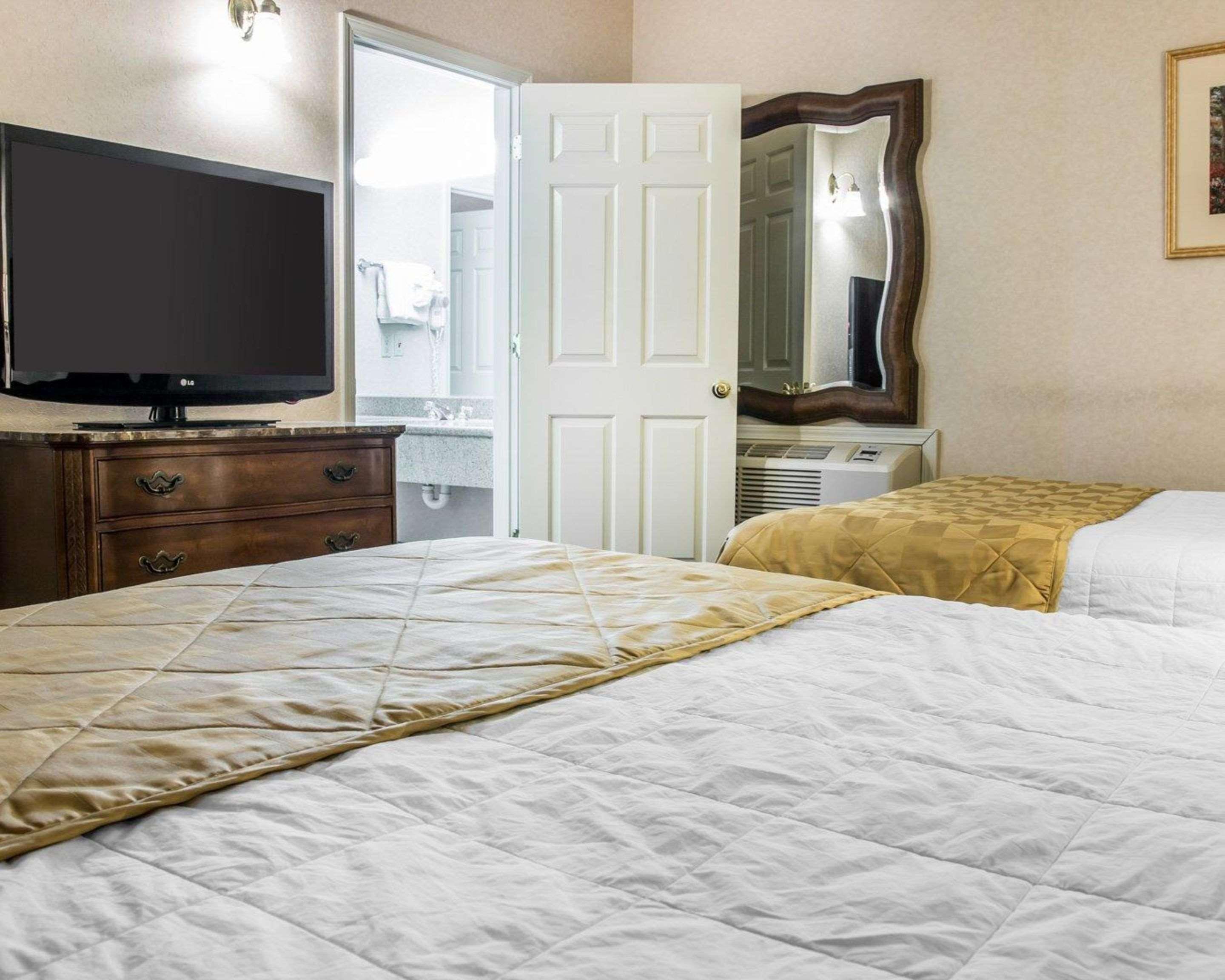 Clarion Hotel Beachfront Mackinaw City Kültér fotó