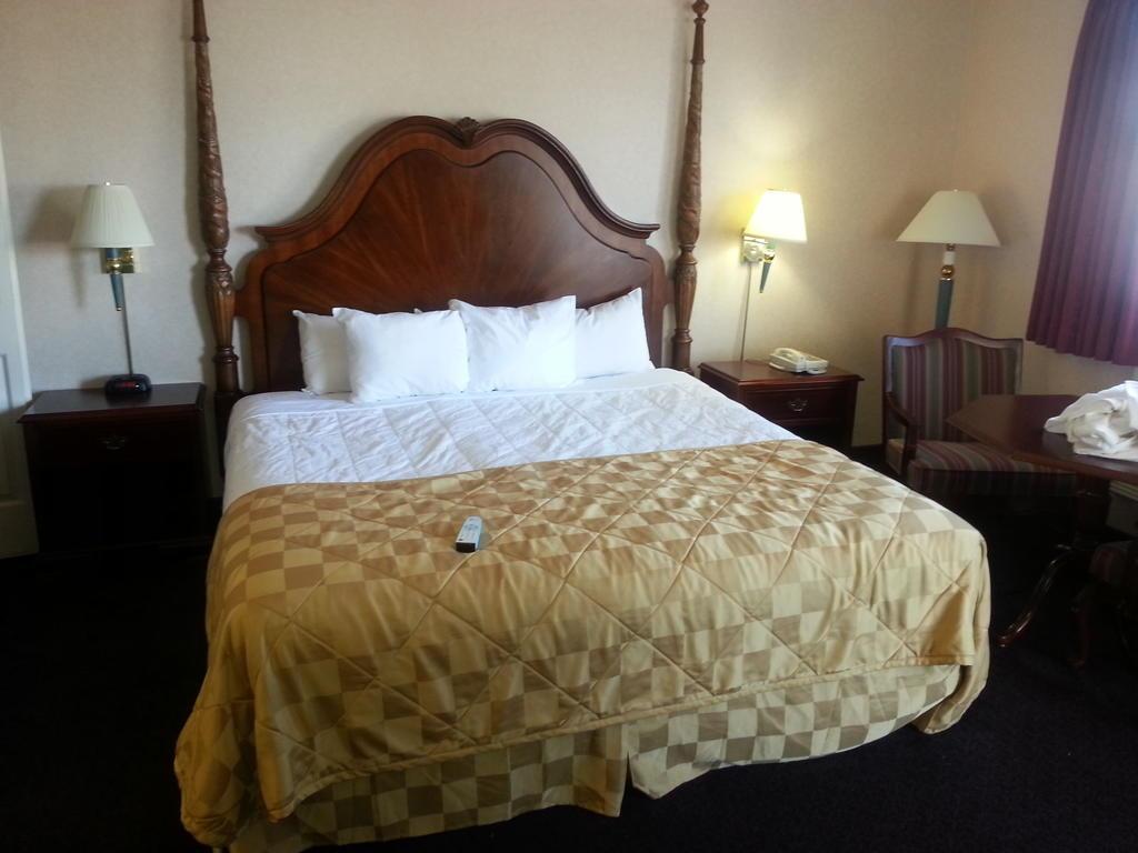 Clarion Hotel Beachfront Mackinaw City Kültér fotó