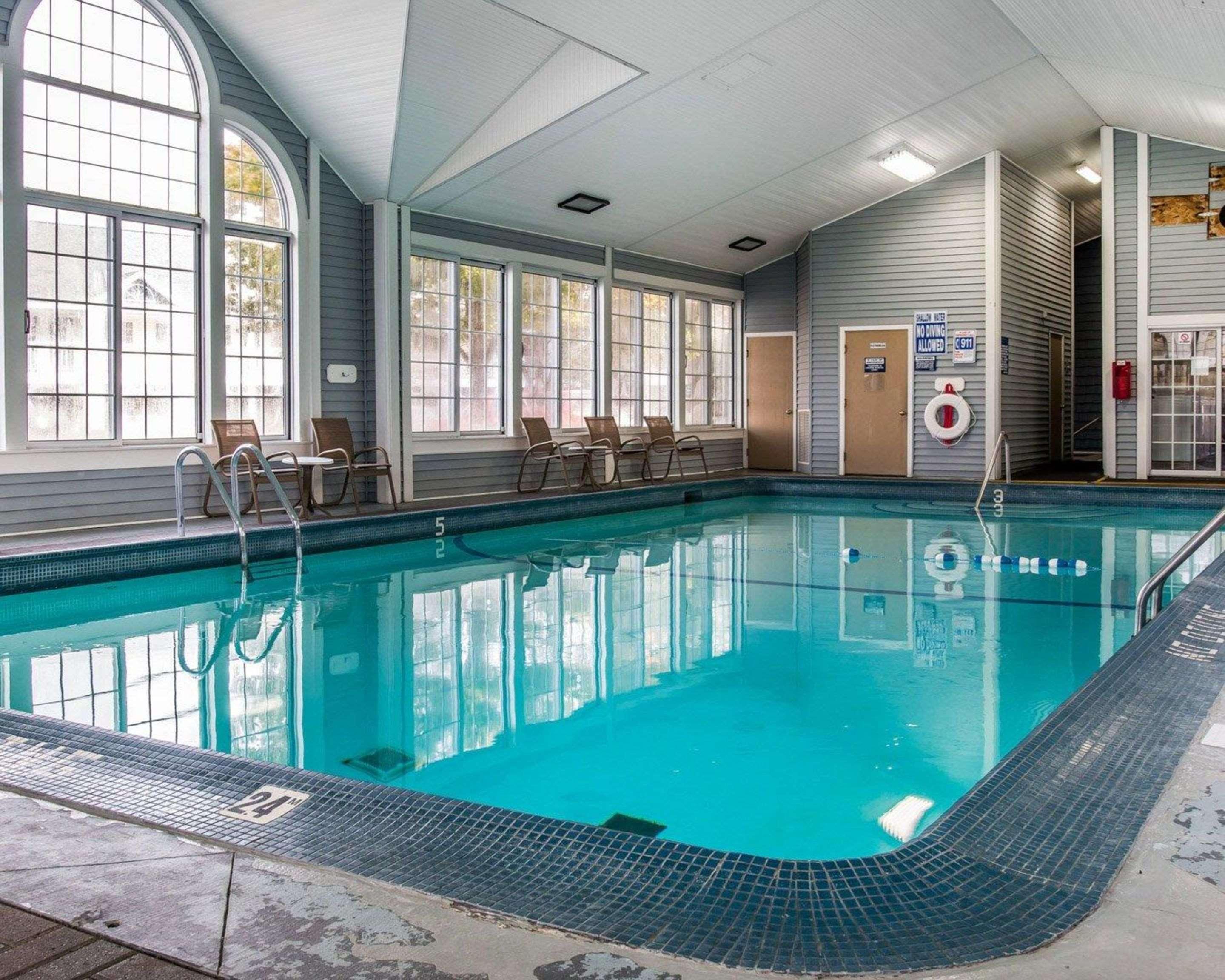 Clarion Hotel Beachfront Mackinaw City Kültér fotó