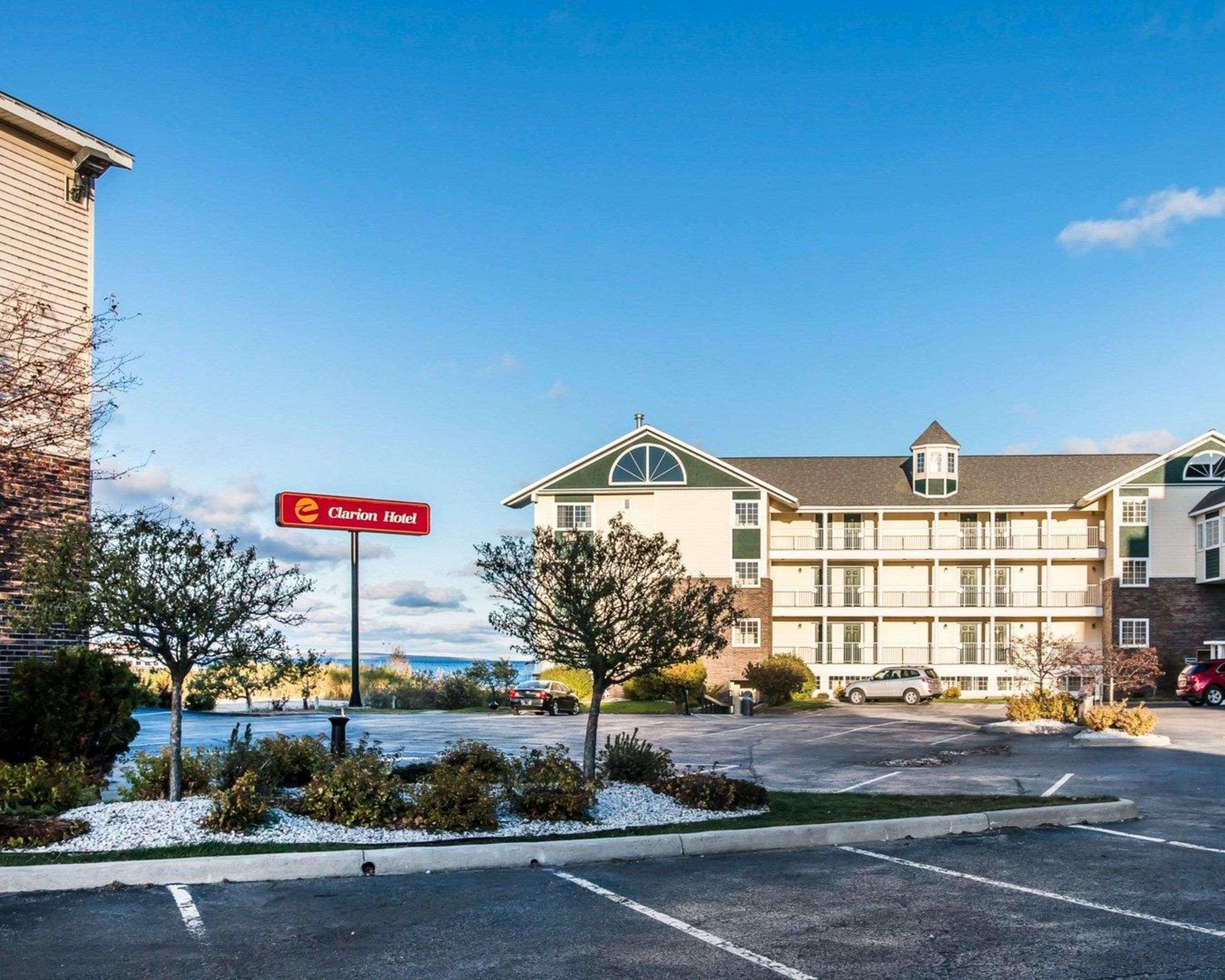 Clarion Hotel Beachfront Mackinaw City Kültér fotó