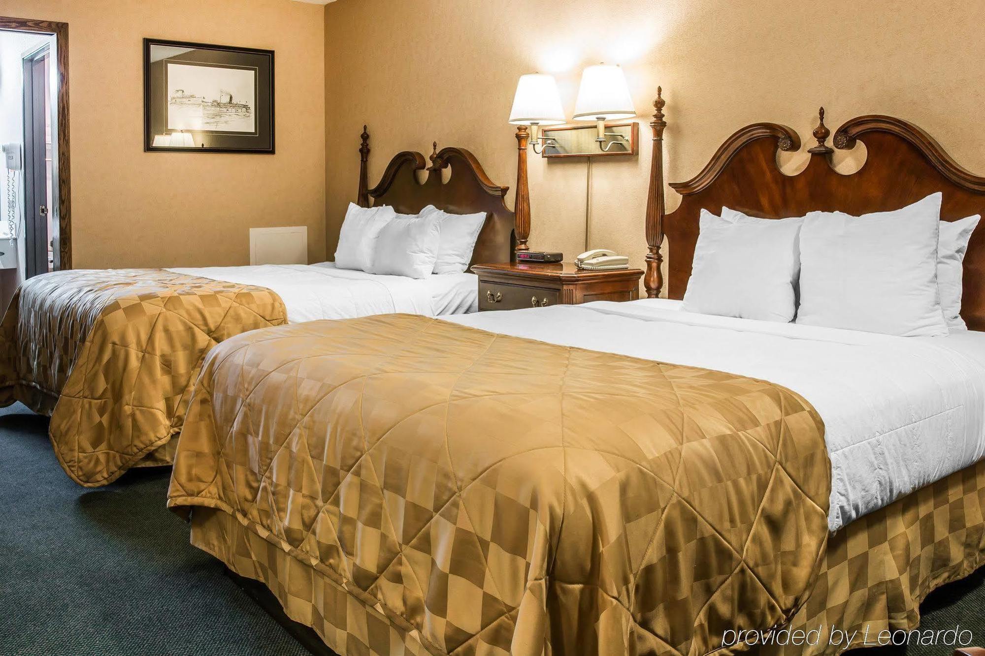Clarion Hotel Beachfront Mackinaw City Kültér fotó